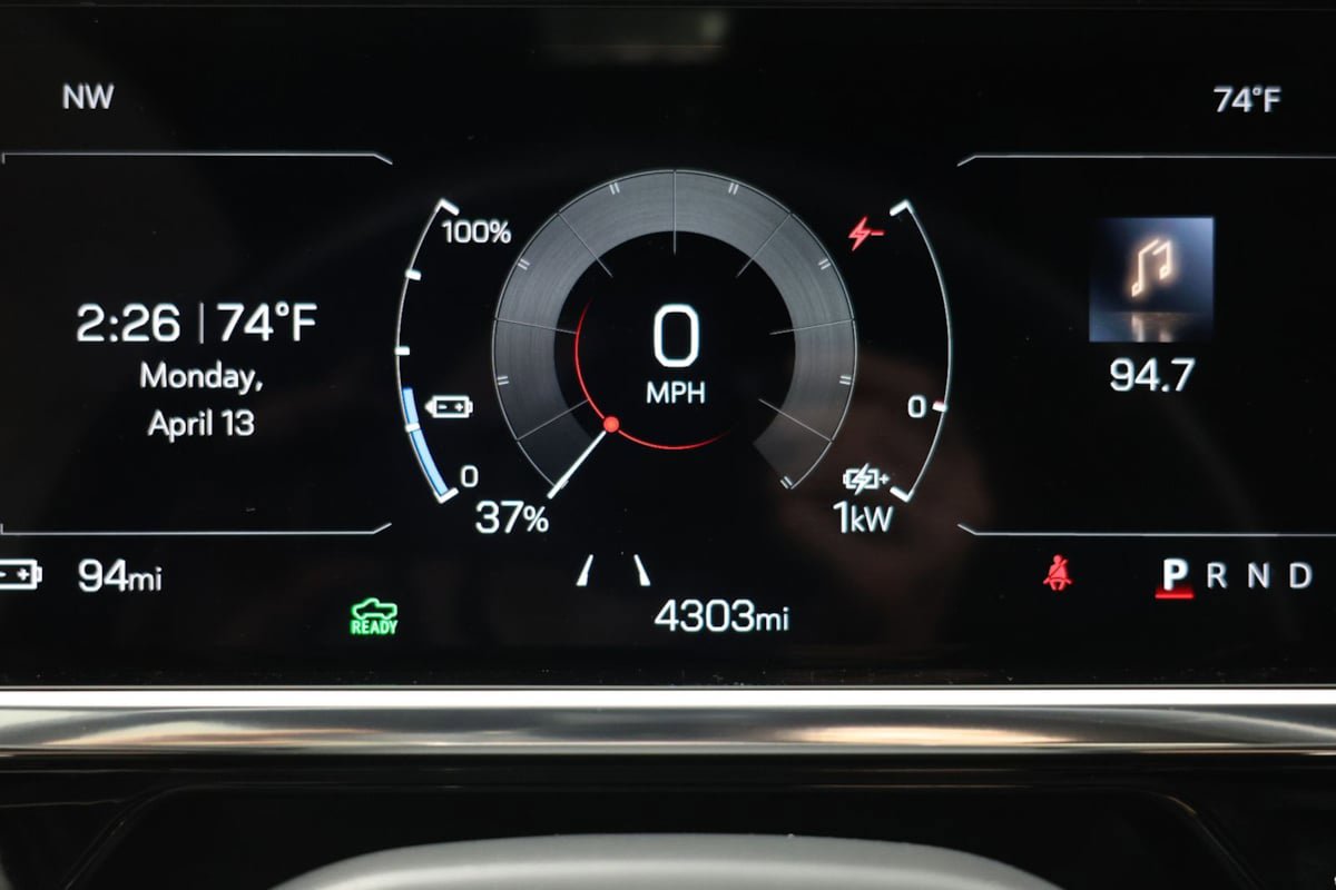 Used 2026 GMC Sierra EV Elevation w/ LPO, Elevation Dark Package AWD/4WD image 12