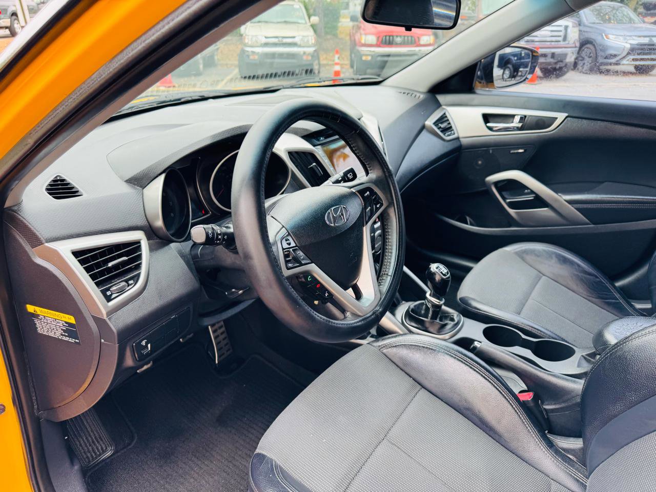 Used 2013 Hyundai Veloster FWD image 13