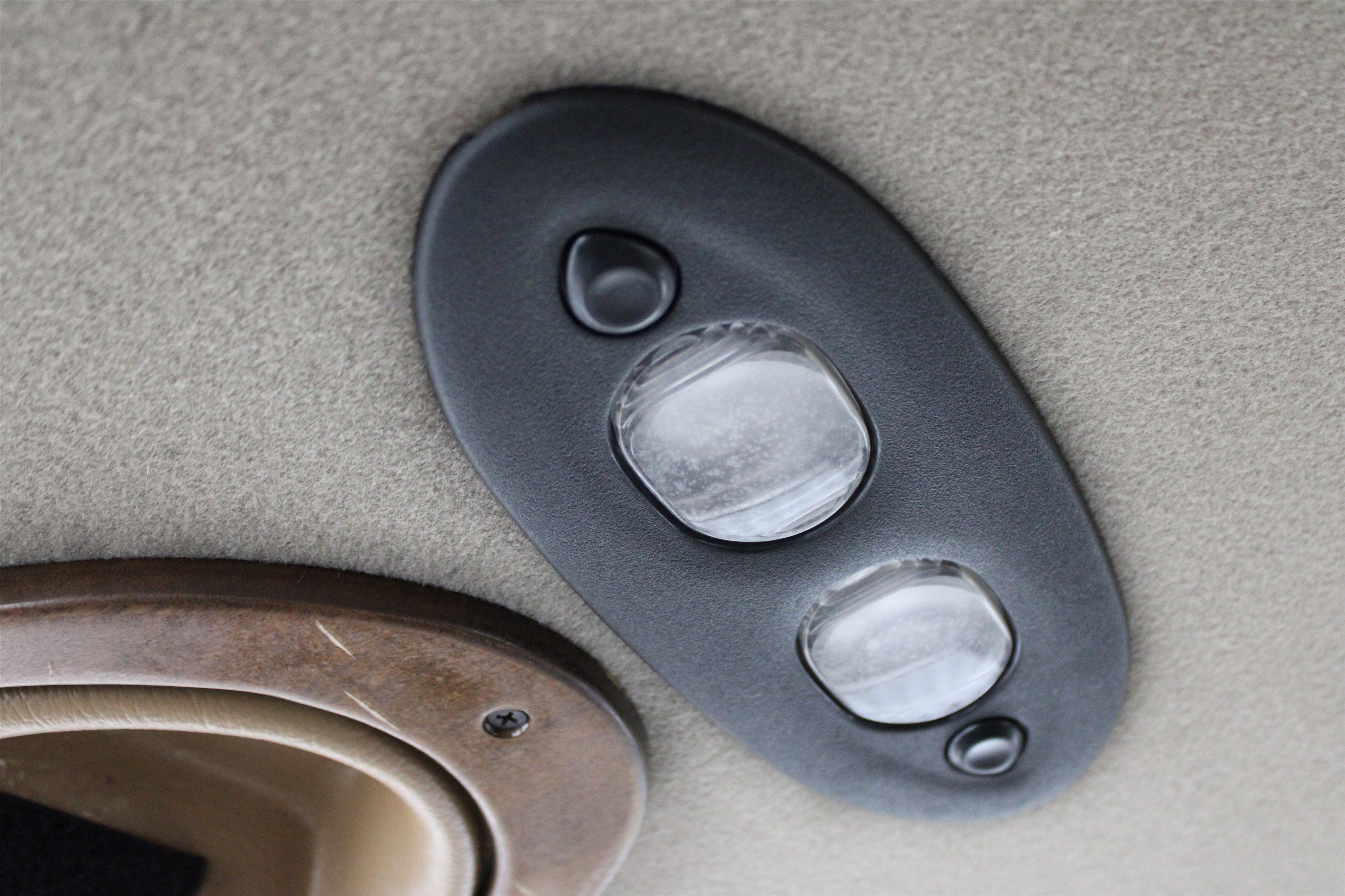 Used 2000 Ford E-150 and Econoline 150 Recreational Mark III image 15