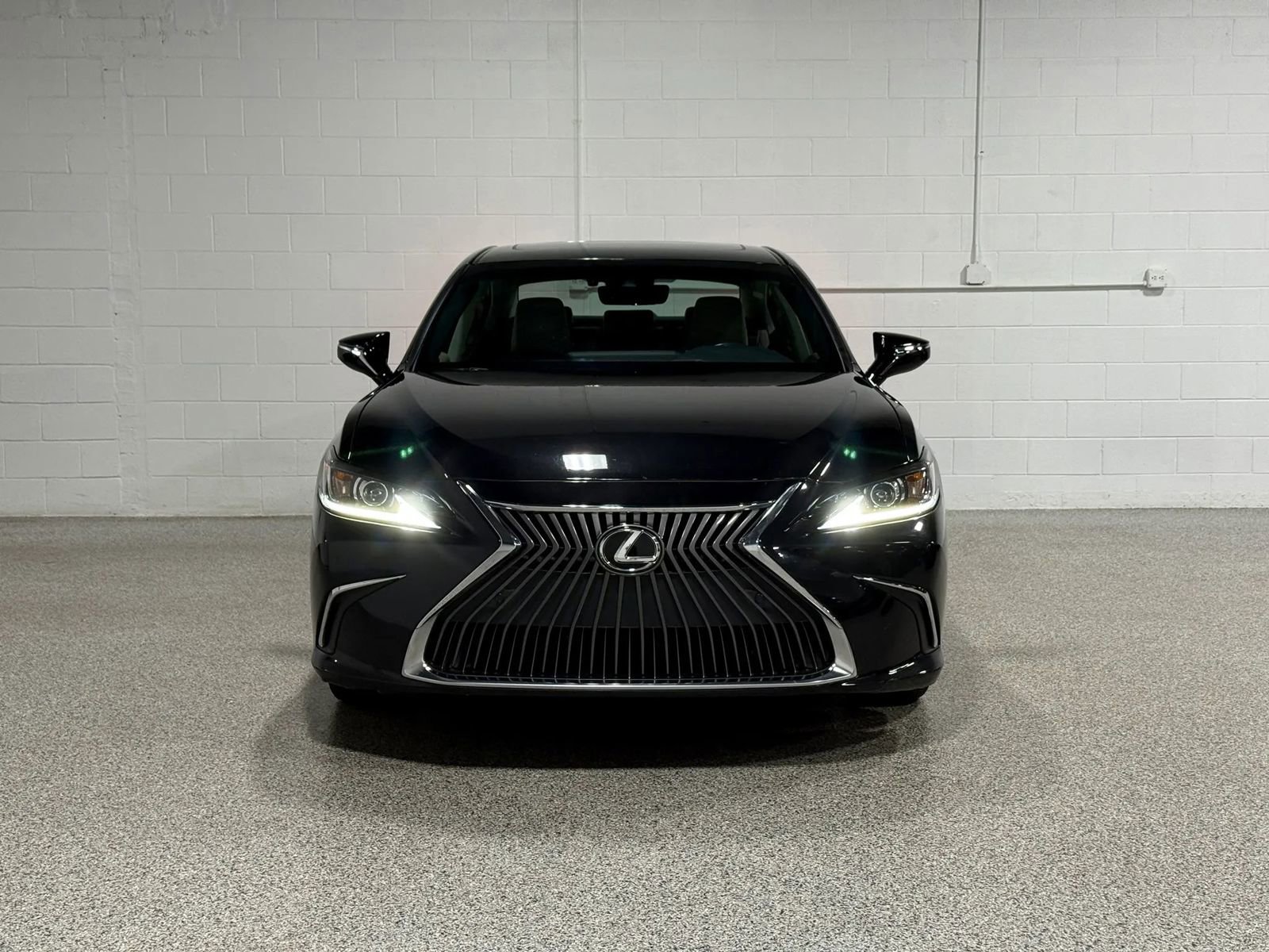 Used 2019 Lexus ES 350 w/ Premium Package FWD image 3