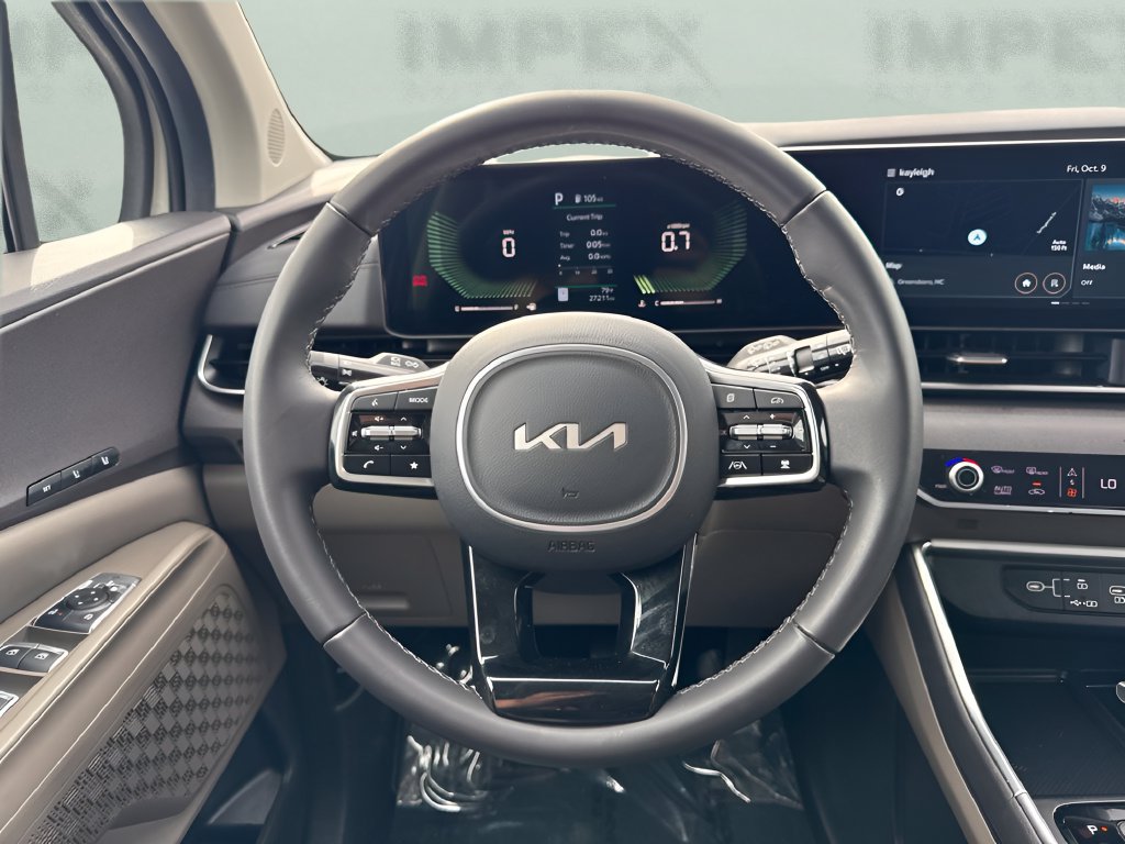 Used 2025 Kia Carnival EX FWD image 15