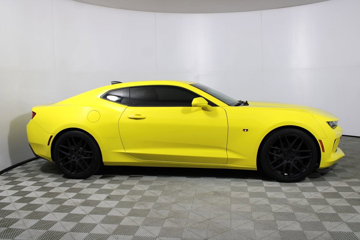 Used 2017 Chevrolet Camaro LT RWD image 31