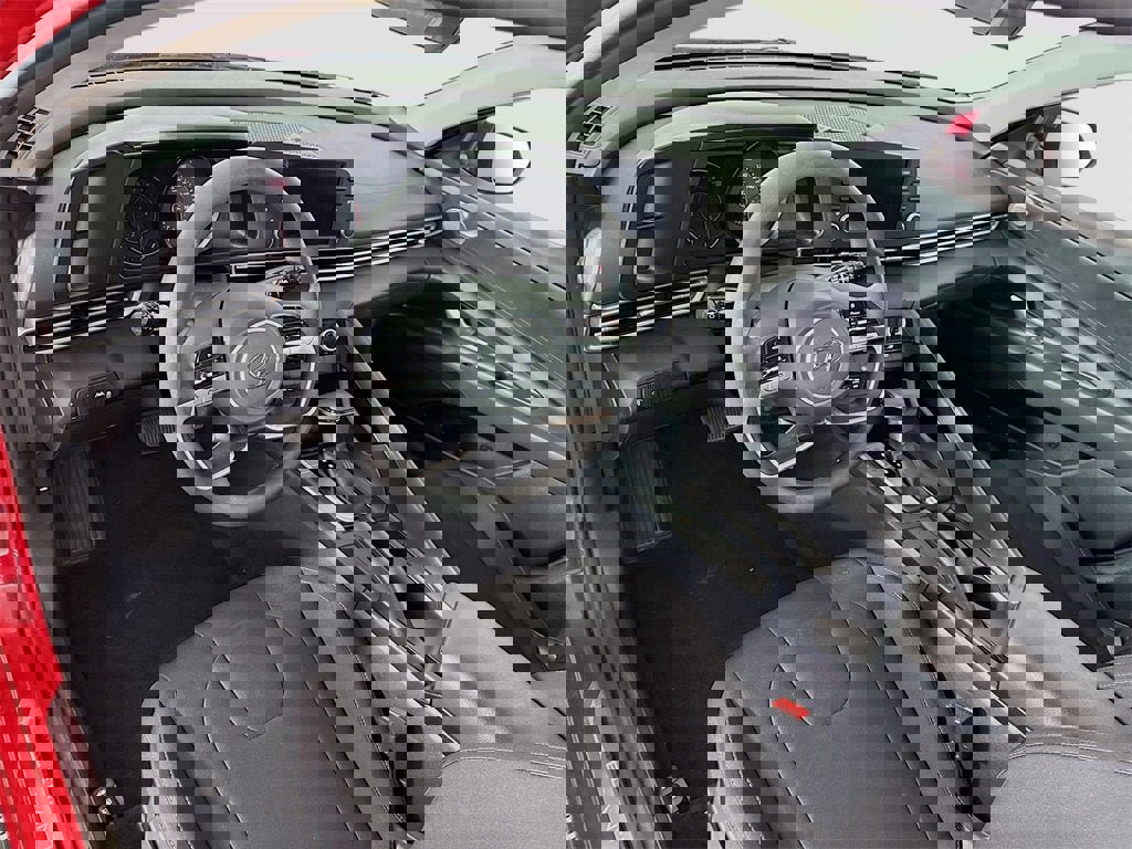 Used 2023 Hyundai Elantra SEL w/ Preferred Accessory Package image 3