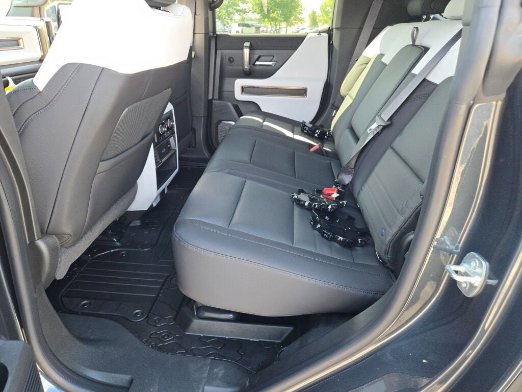 New 2025 GMC Hummer EV 2X image 19