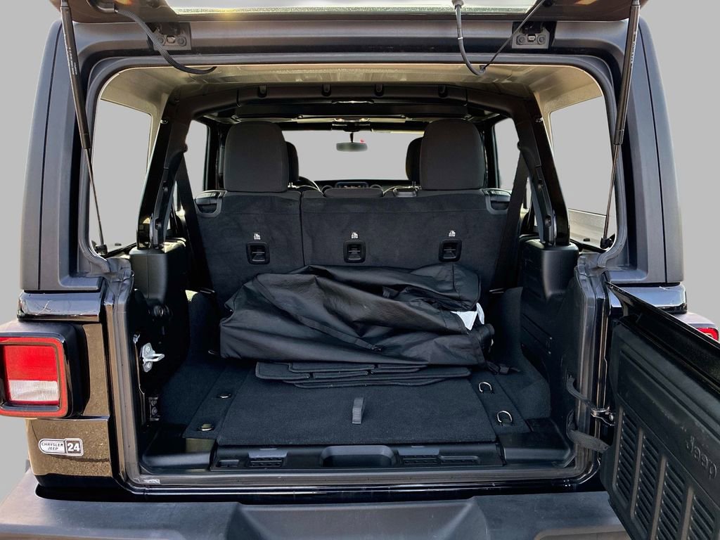Used 2022 Jeep Wrangler Unlimited Sport image 11
