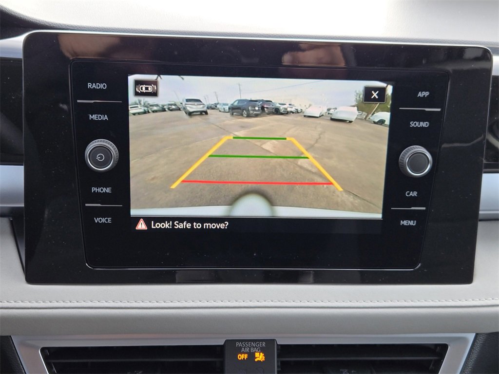 New 2026 Volkswagen Taos SE image 15