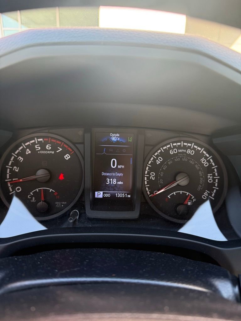 Used 2022 Toyota Tacoma SR w/ SX Package image 8