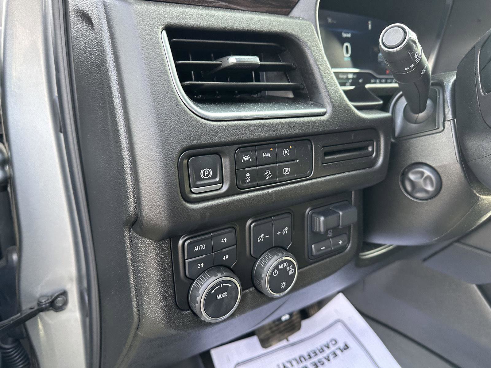 Used 2024 Chevrolet Tahoe Z71 w/ Luxury Package image 20