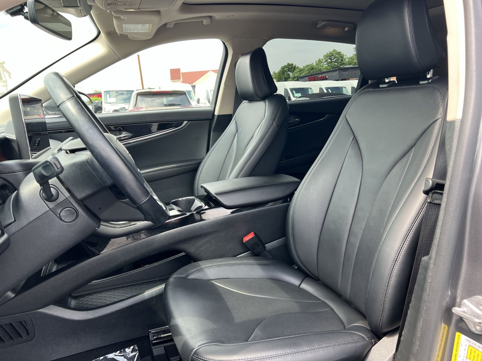 Used 2023 Lincoln Nautilus Reserve AWD/4WD image 13