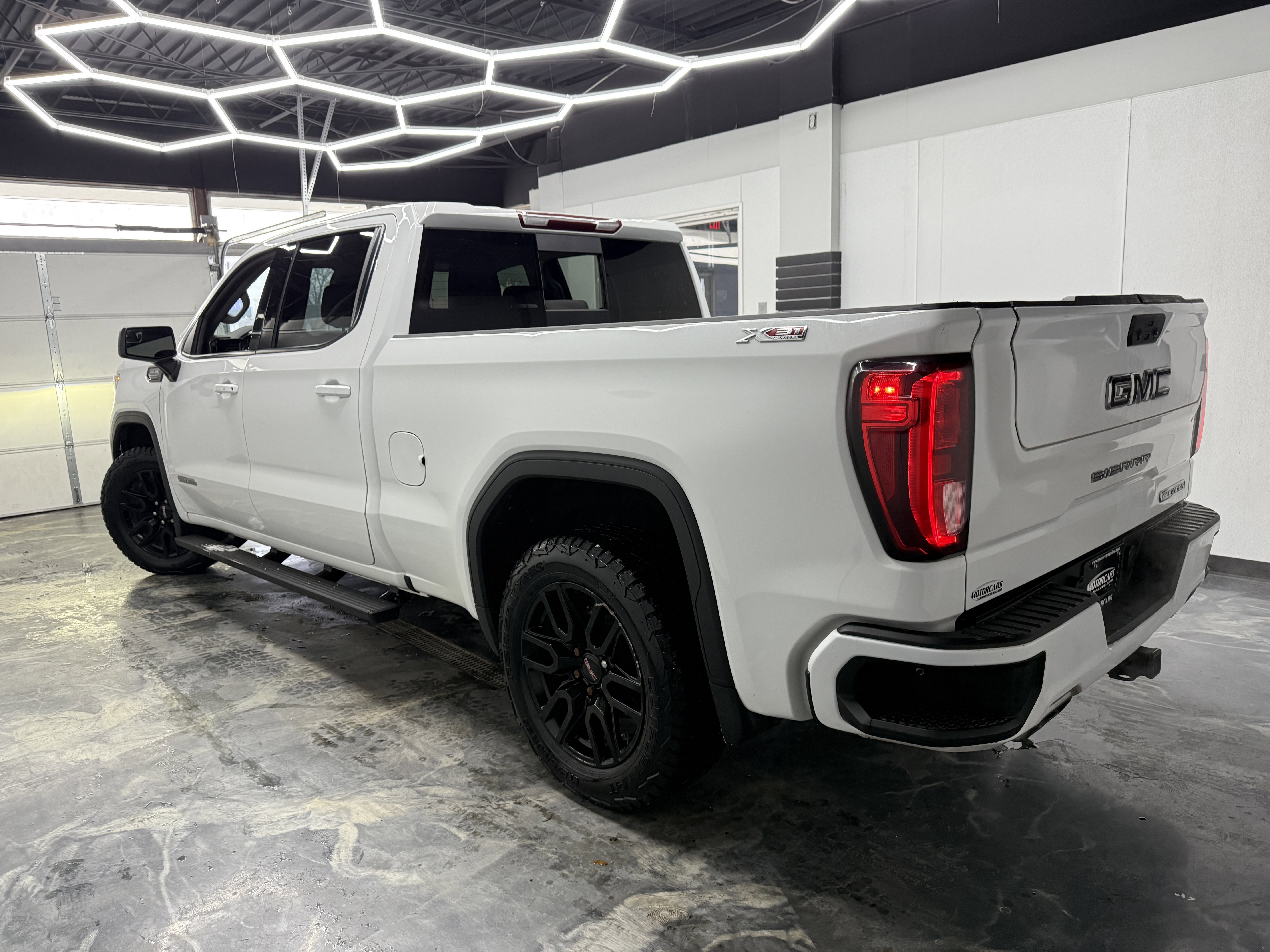 Used 2022 GMC Sierra 1500 Elevation w/ Preferred Package image 6