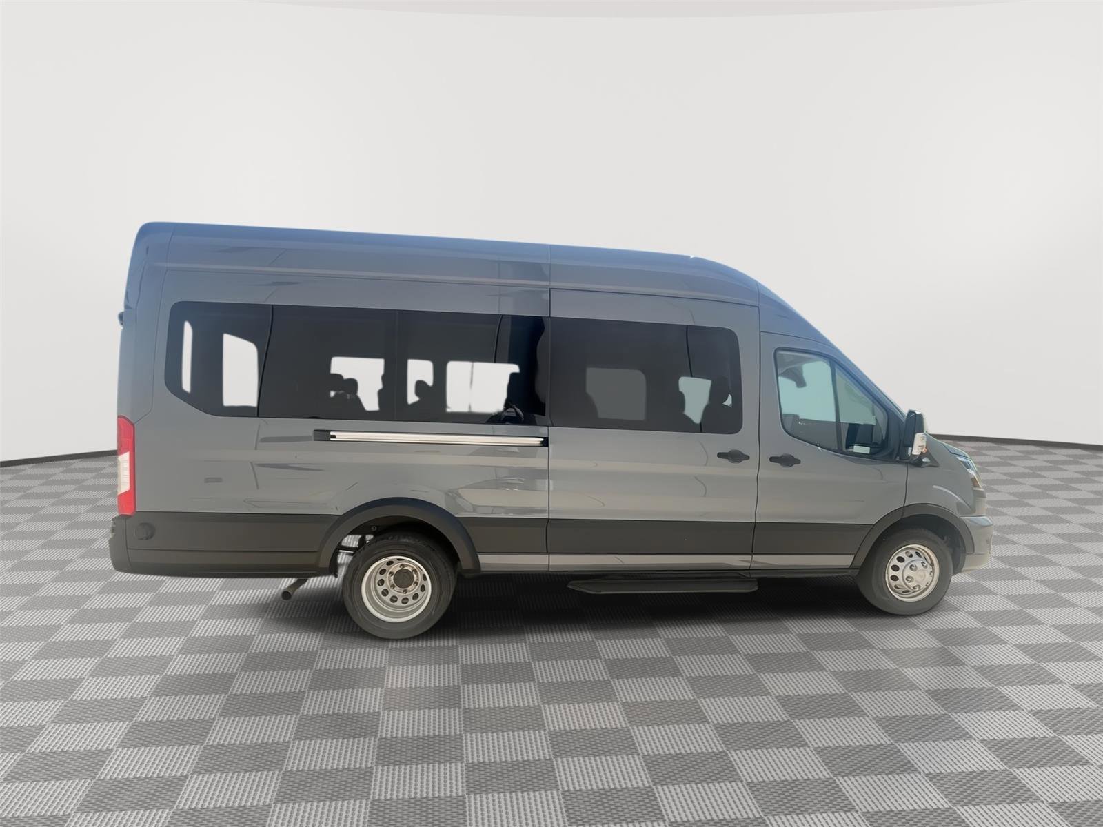 Used 2023 Ford Transit 350 XLT AWD/4WD image 4