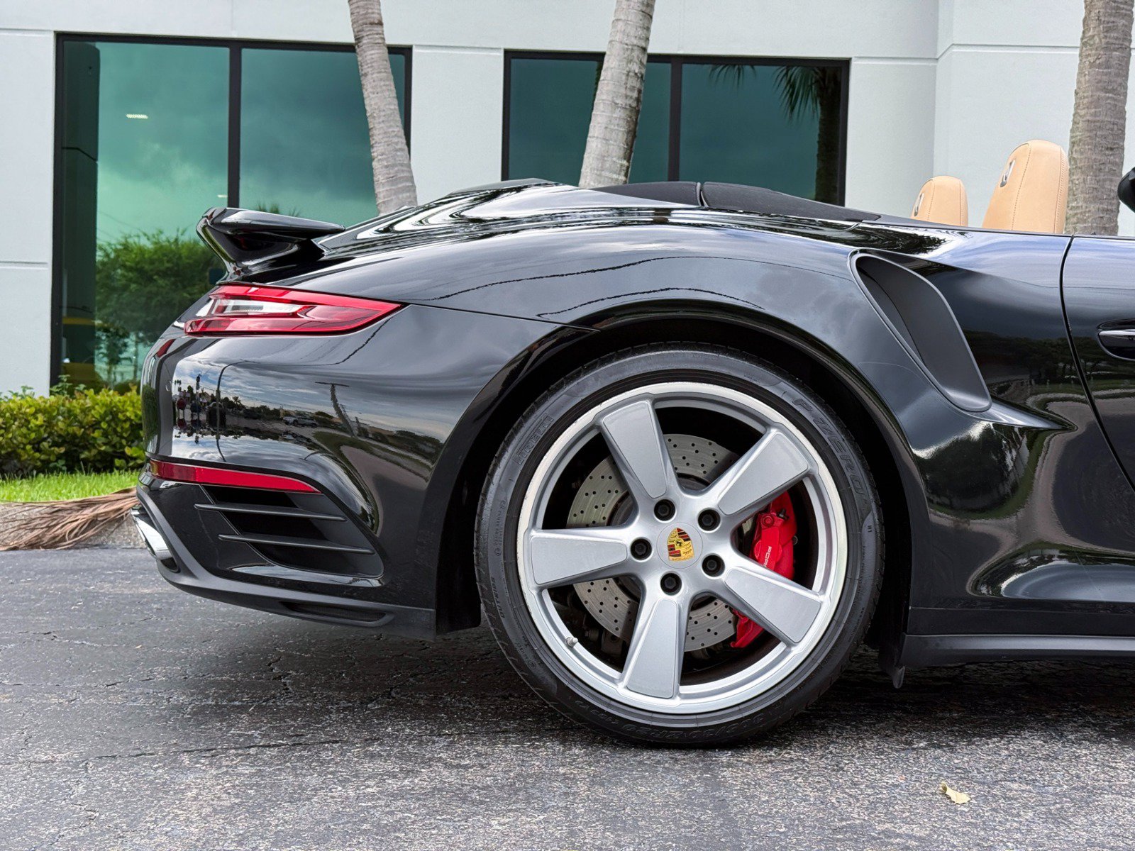 Used 2019 Porsche 911 4 Cabriolet AWD/4WD image 6