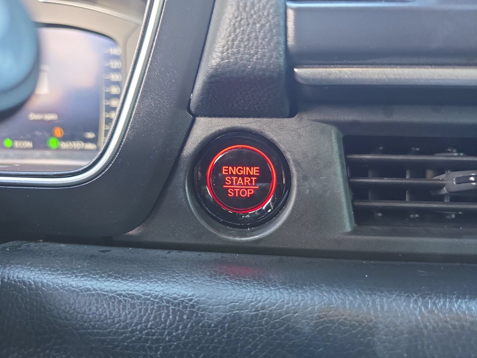 Used 2025 Honda Pilot Black Edition image 27