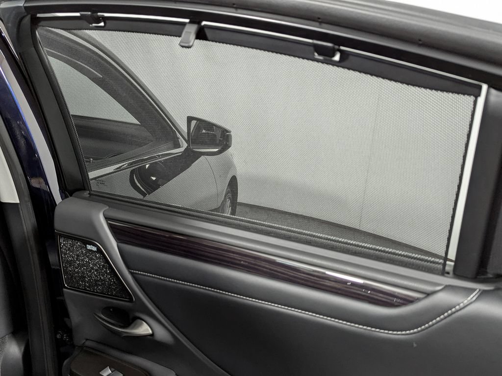Used 2019 Lexus ES 350 Ultra Luxury w/ Accessory Package FWD image 43