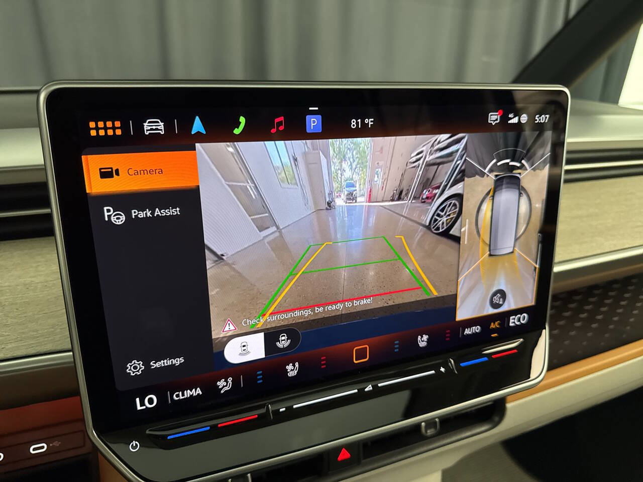 Used 2025 Volkswagen ID. Buzz 1st Edition image 27