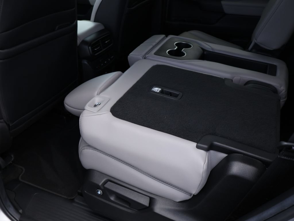 Used 2025 Honda Pilot Touring image 18