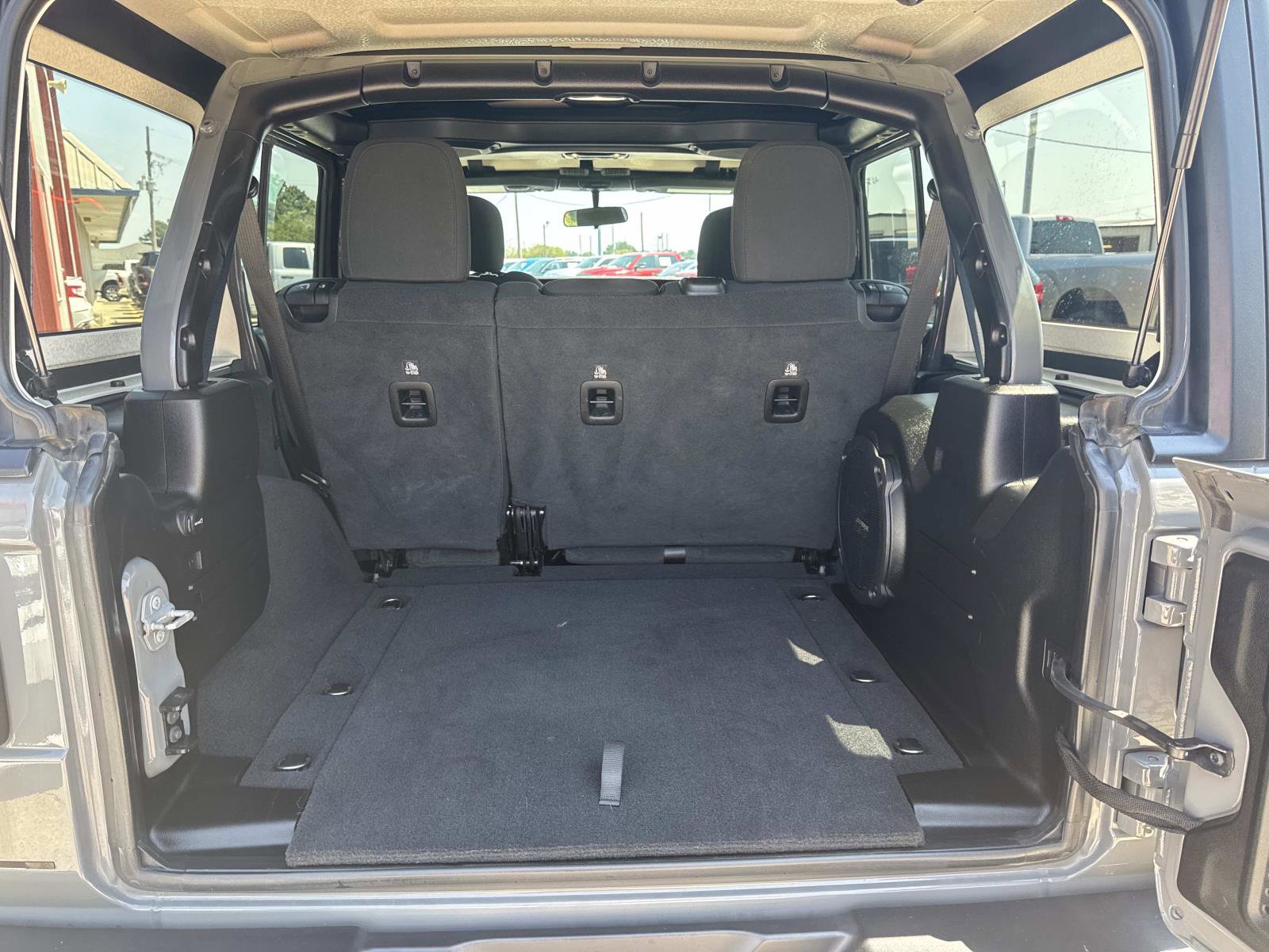 Certified 2021 Jeep Wrangler Unlimited Rubicon w/ Cold Weather Group image 8