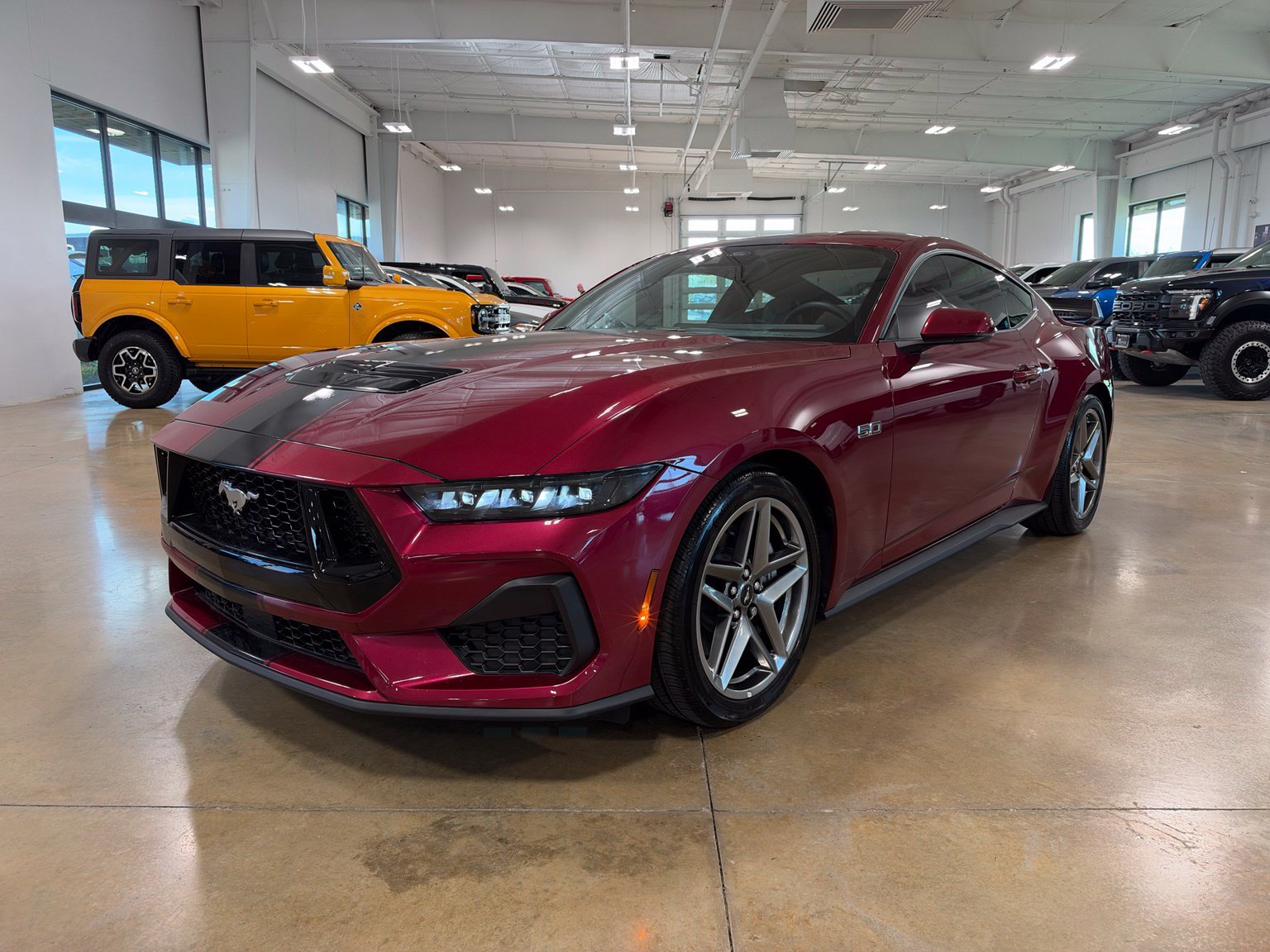 Used 2025 Ford Mustang GT Premium RWD image 3