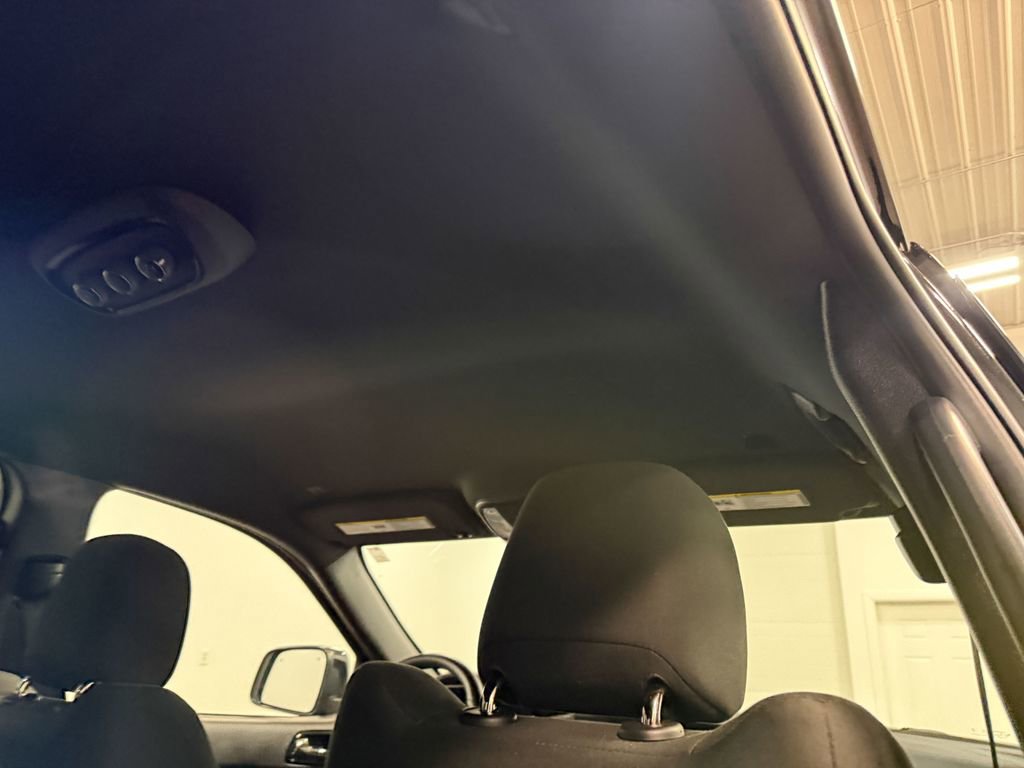 Used 2025 Dodge Durango GT image 17