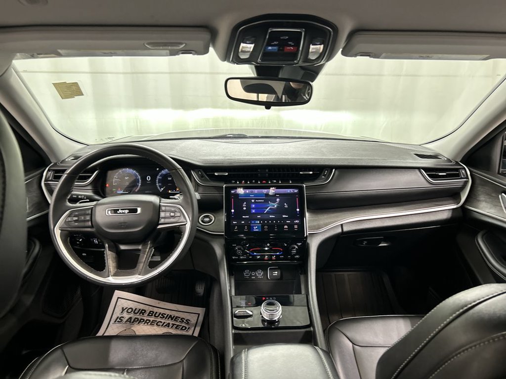 Used 2024 Jeep Grand Cherokee L Limited AWD/4WD image 19