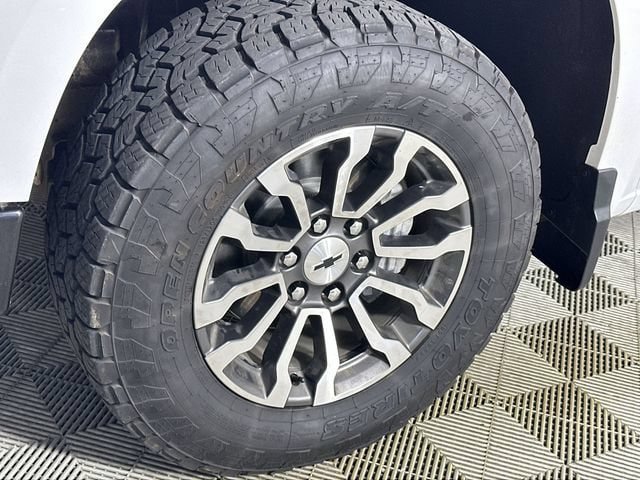 Used 2023 Chevrolet Silverado 1500 W/T w/ Trailering Package AWD/4WD image 34