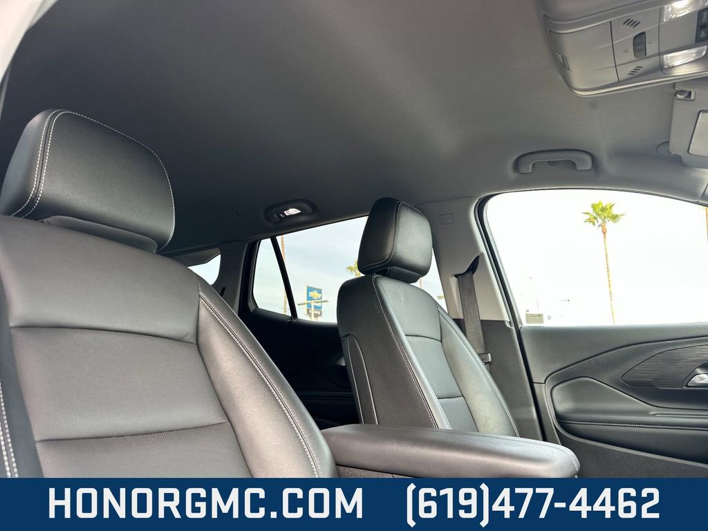 Used 2024 GMC Terrain SLT image 18