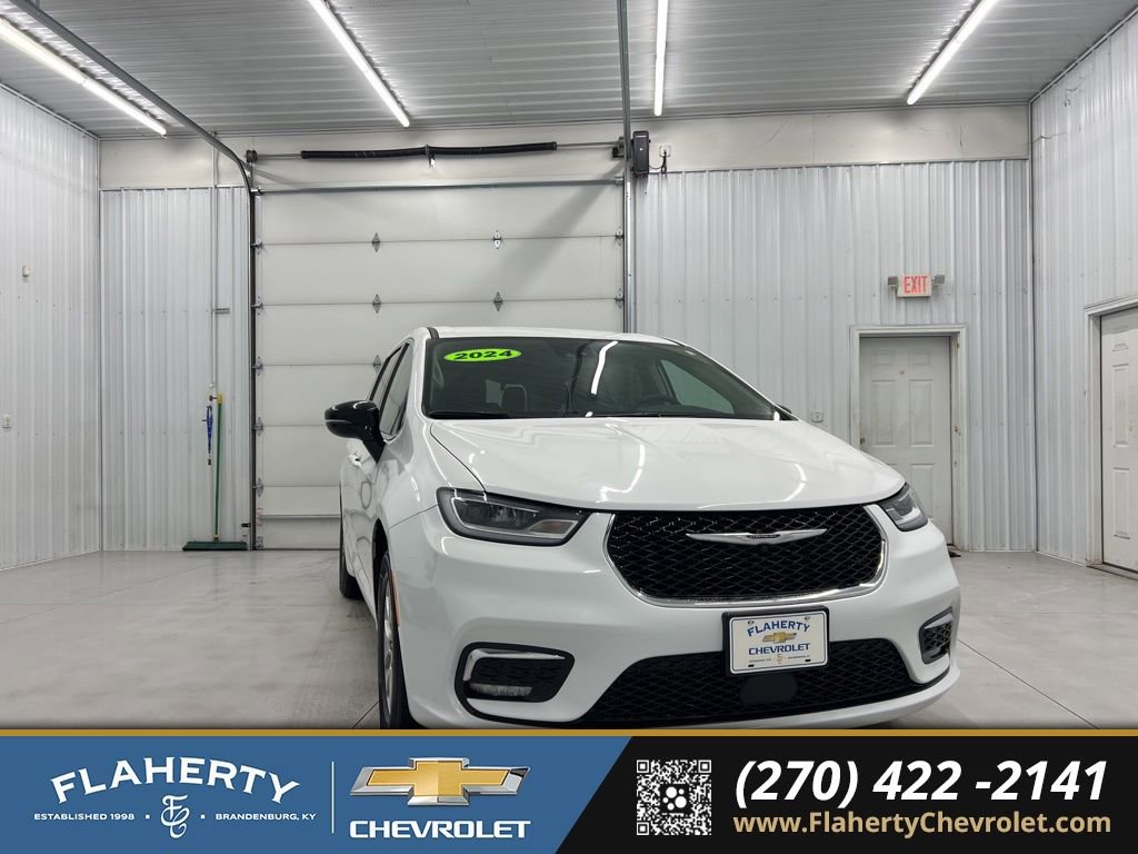 Used 2024 Chrysler Pacifica Touring-L FWD image 1