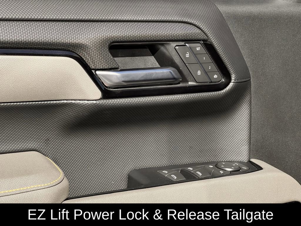Used 2025 Chevrolet Silverado 1500 ZR2 w/ Technology Package image 27