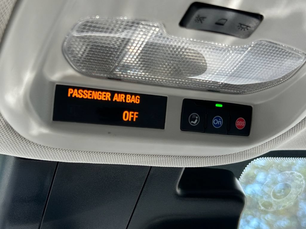 Used 2025 Chevrolet Trax LT FWD image 23