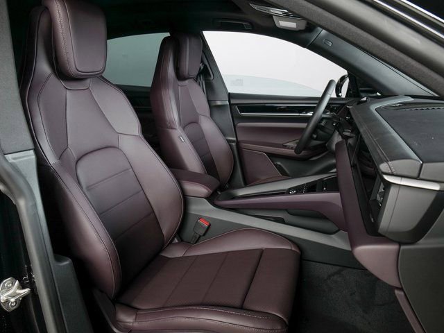 New 2025 Porsche Macan 4 Electric image 11