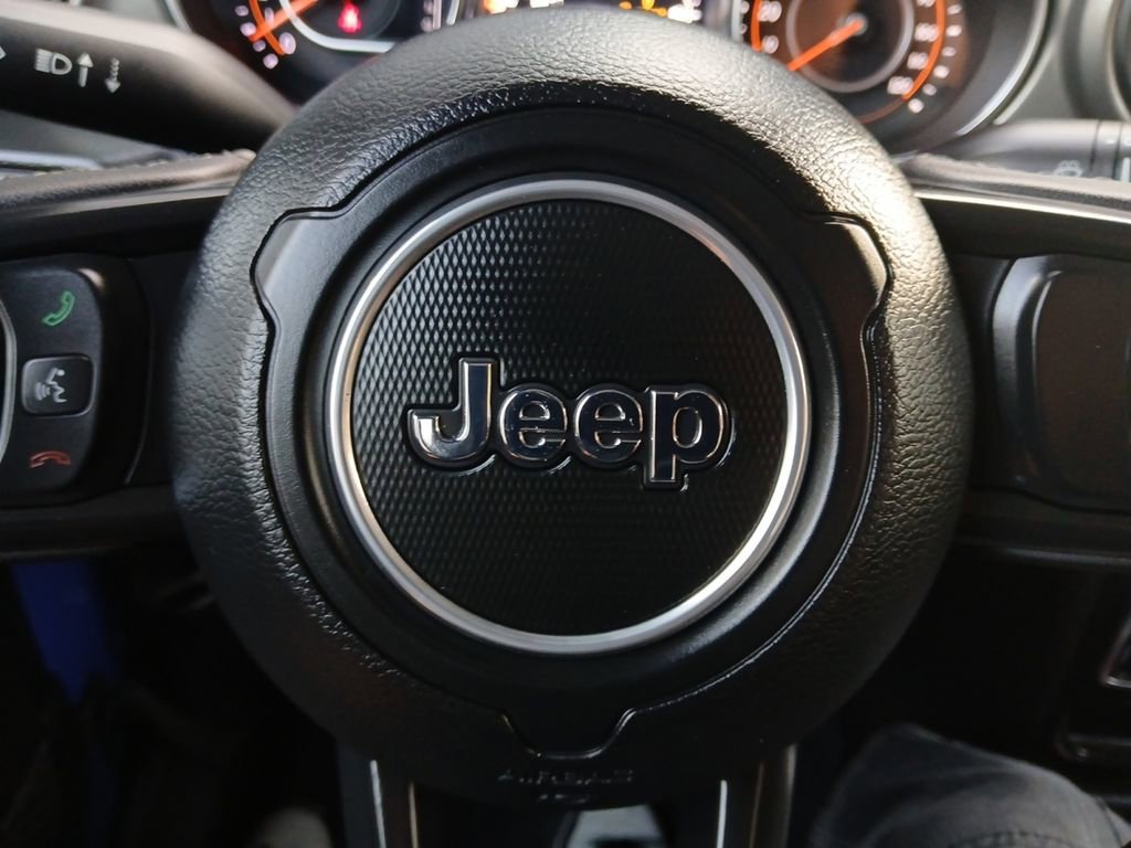 Used 2023 Jeep Gladiator Sport AWD/4WD image 5