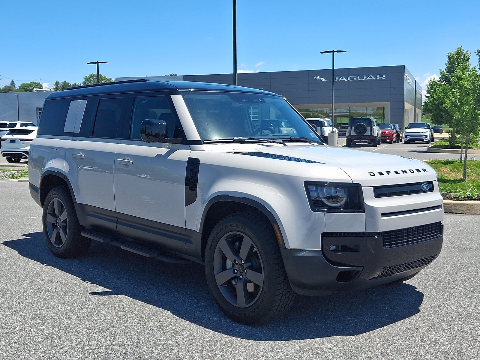 Used 2026 Land Rover Defender 130 S AWD/4WD image 6