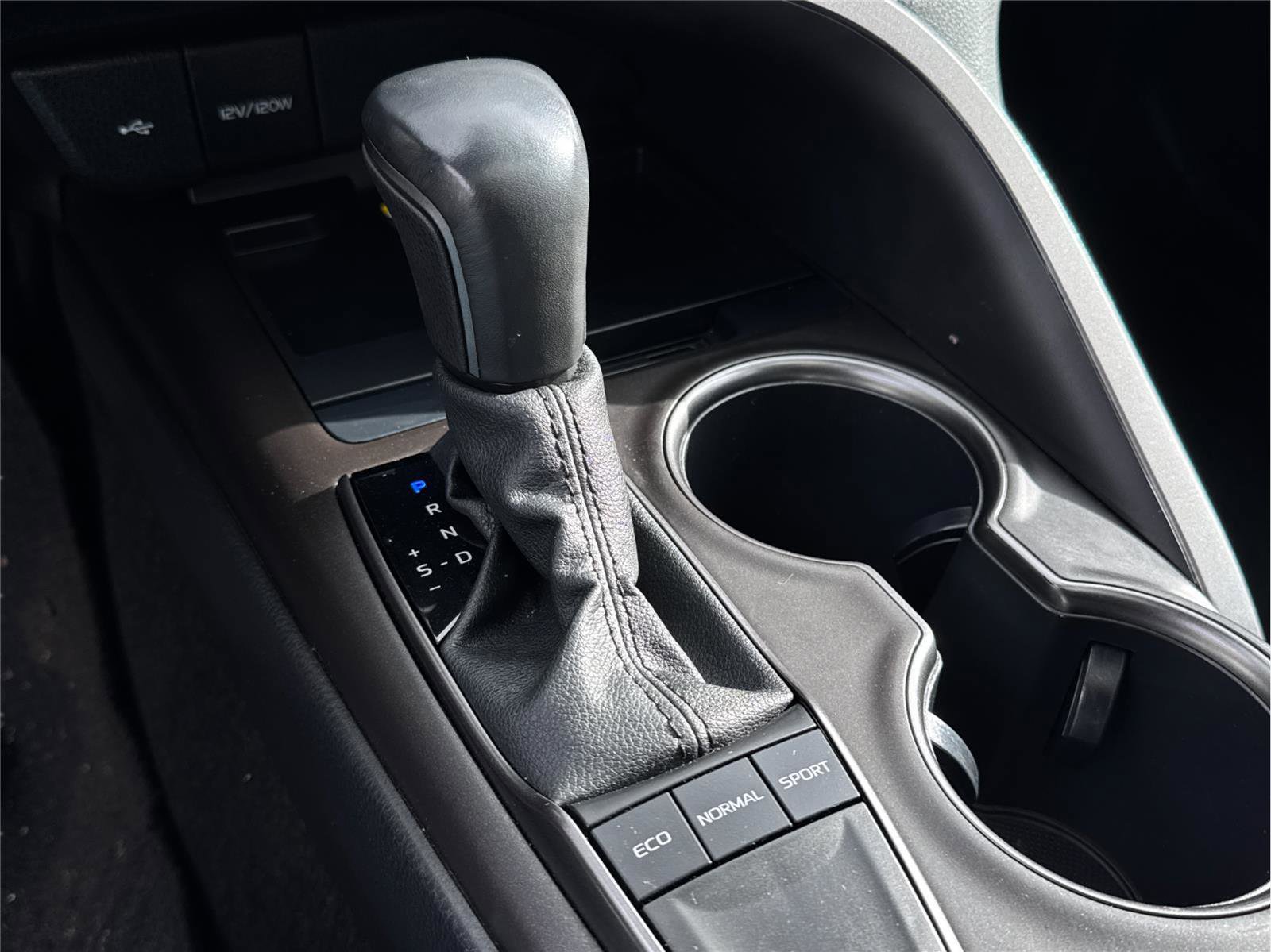 Used 2022 Toyota Camry SE w/ Audio Upgrade Package image 19