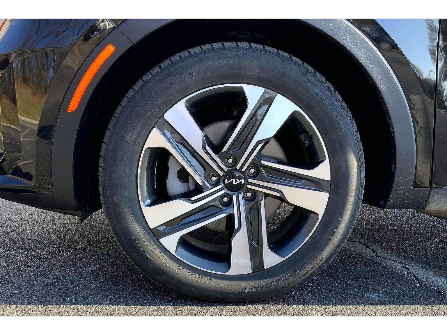 Used 2024 Kia Sorento EX image 9