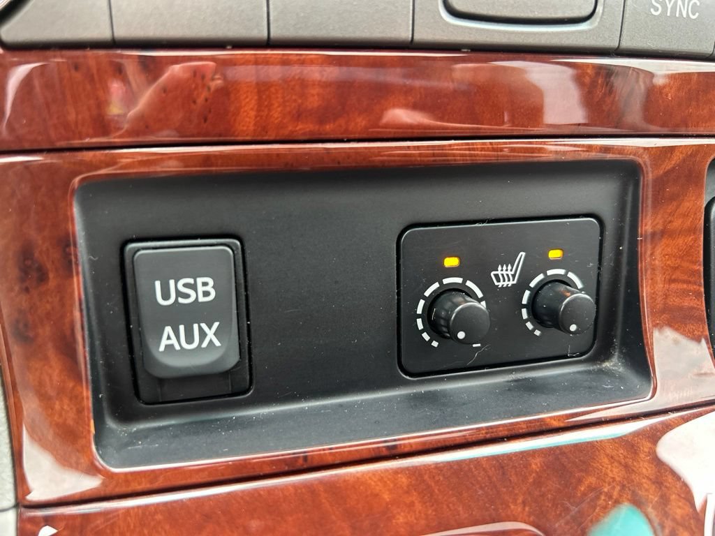 Used 2012 Toyota Highlander Limited w/ Tow Pkg AWD/4WD image 32