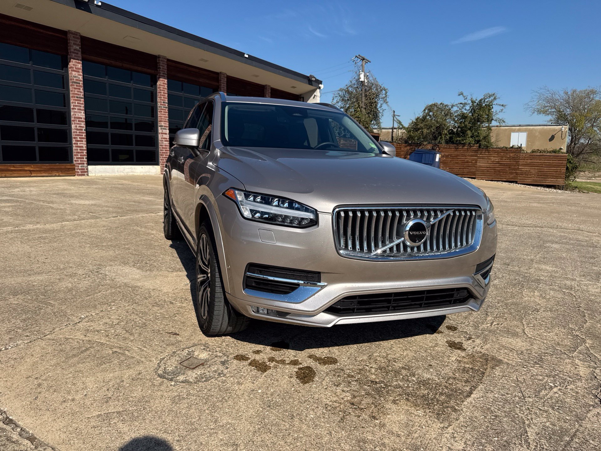 Used 2024 Volvo XC90 B5 Plus w/ Protection Package Premier AWD/4WD image 3