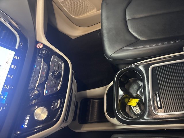 Used 2024 Chrysler Pacifica Touring-L image 24