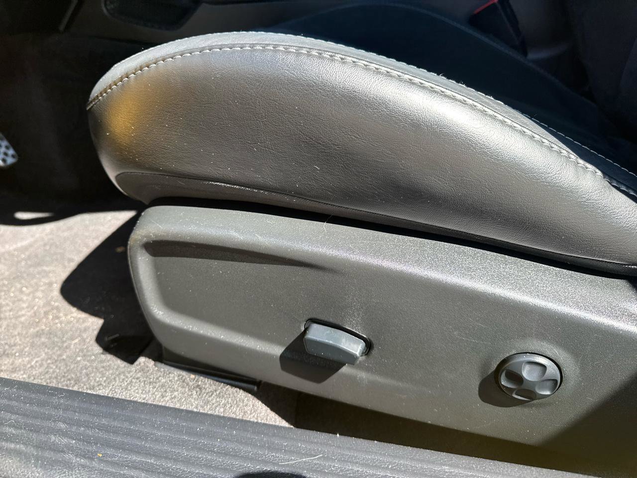 Used 2018 Dodge Challenger R/T Plus image 30