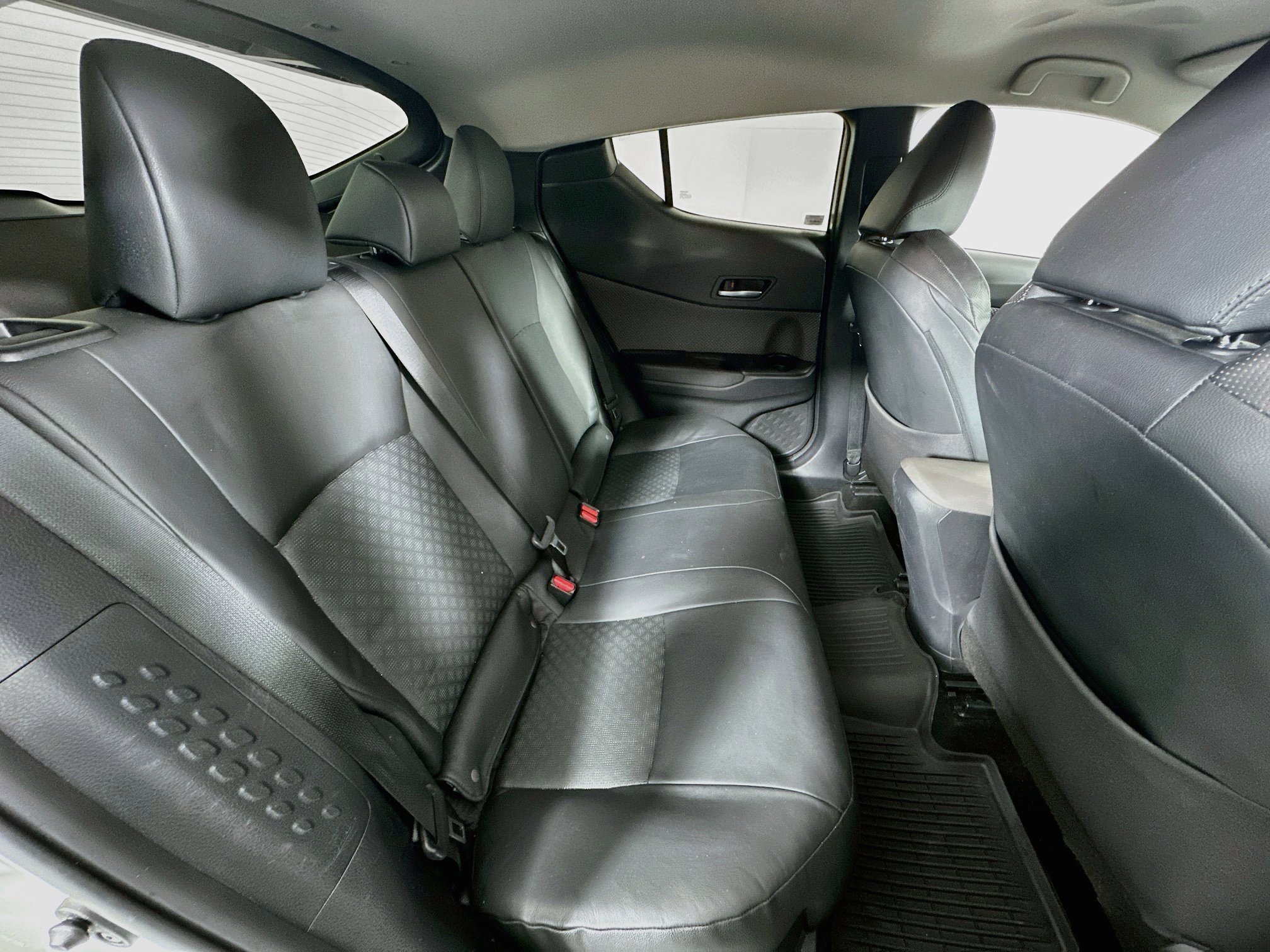 Used 2021 Toyota C-HR Limited FWD image 25