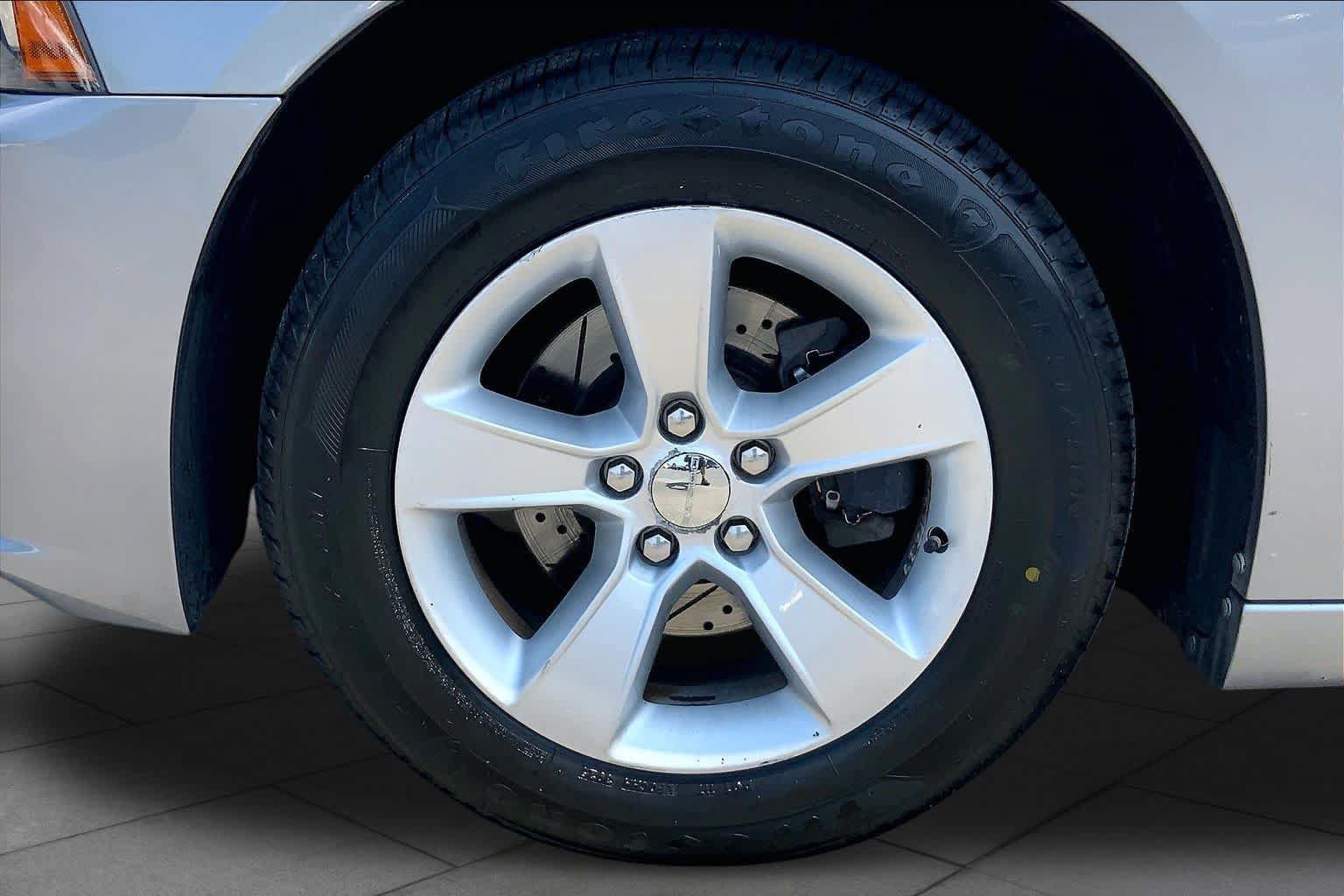 Used 2014 Dodge Charger SE RWD image 11