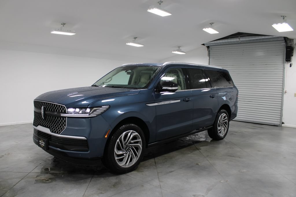 New 2027 Lincoln Navigator L Reserve RWD image 3