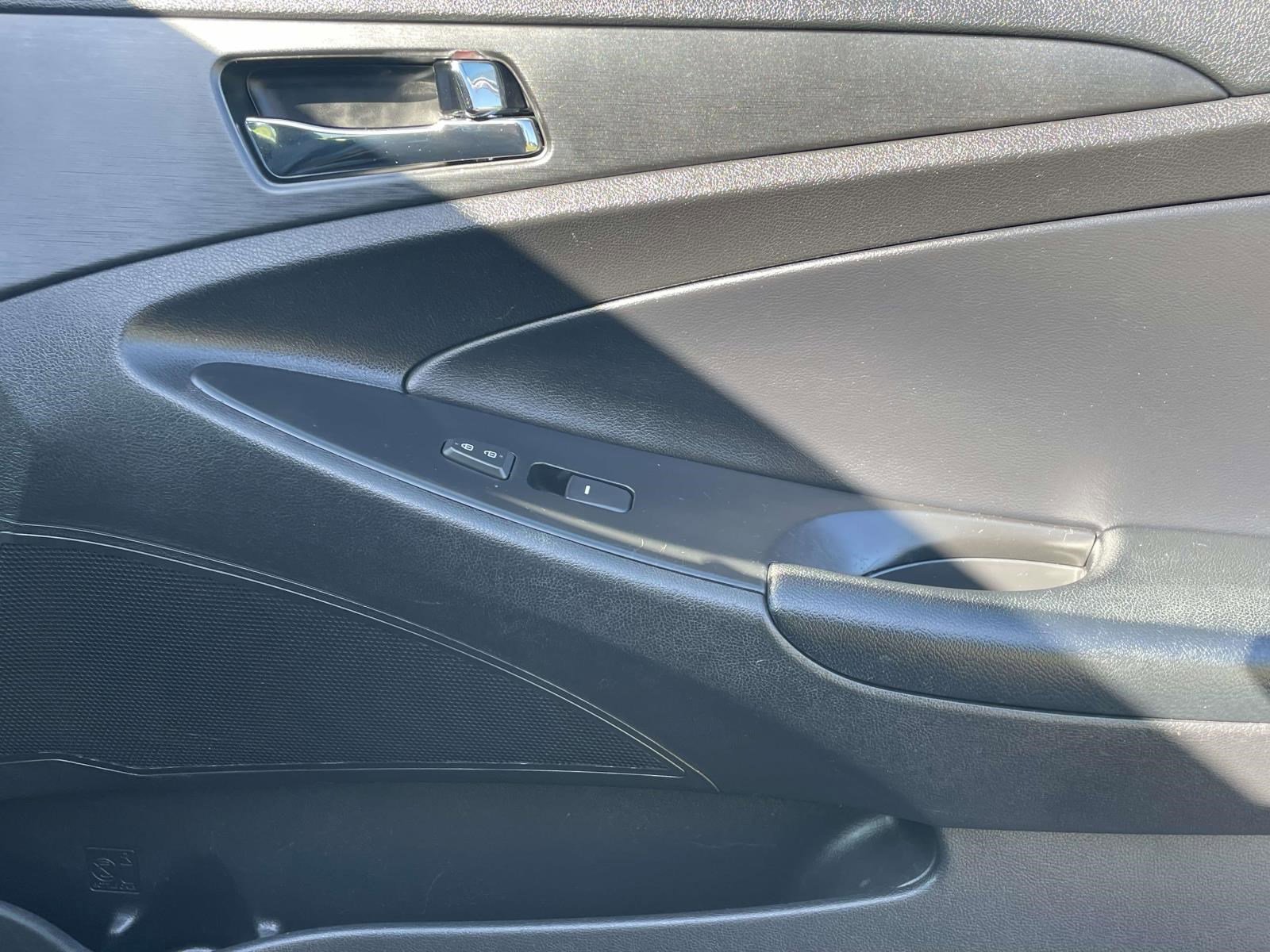 Used 2013 Hyundai Sonata SE image 12