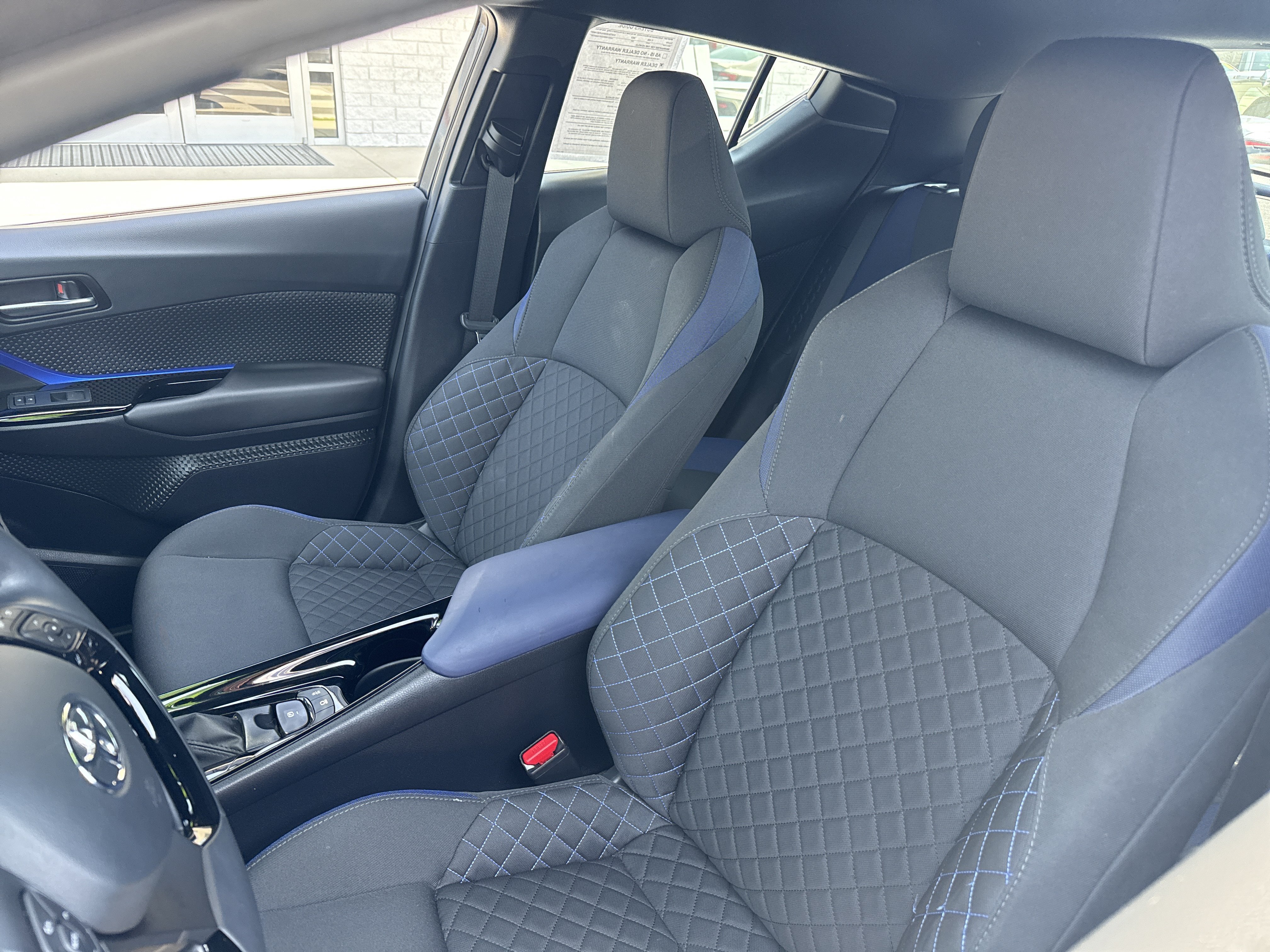 Used 2022 Toyota C-HR XLE FWD image 11