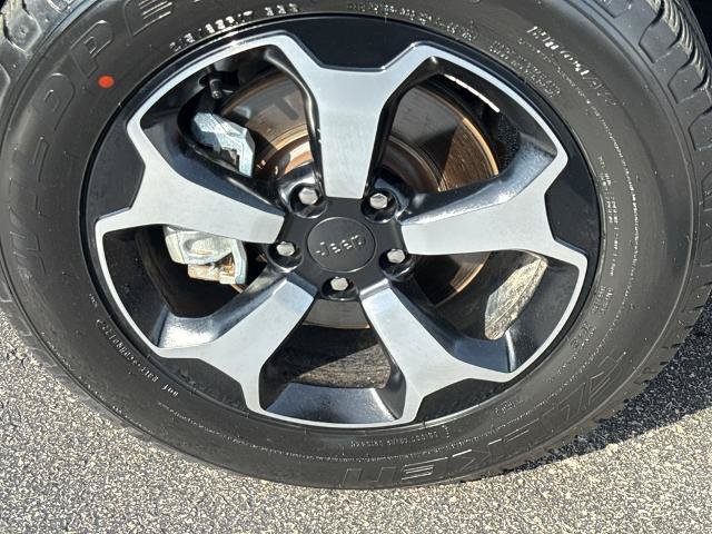 Used 2022 Jeep Renegade Trailhawk w/ Trailer Tow Group AWD/4WD image 9