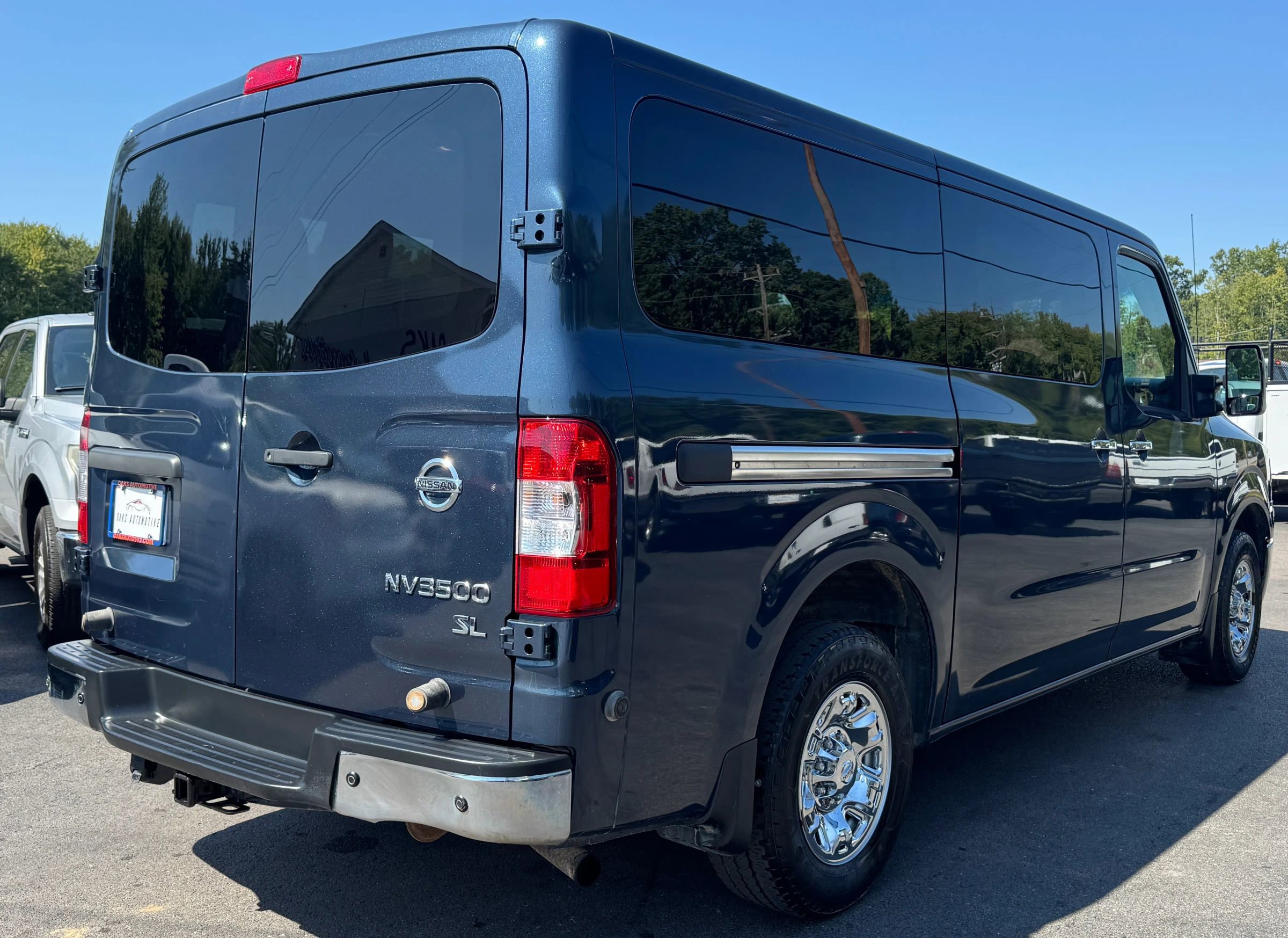 Used 2020 Nissan NV 3500 SL RWD image 5