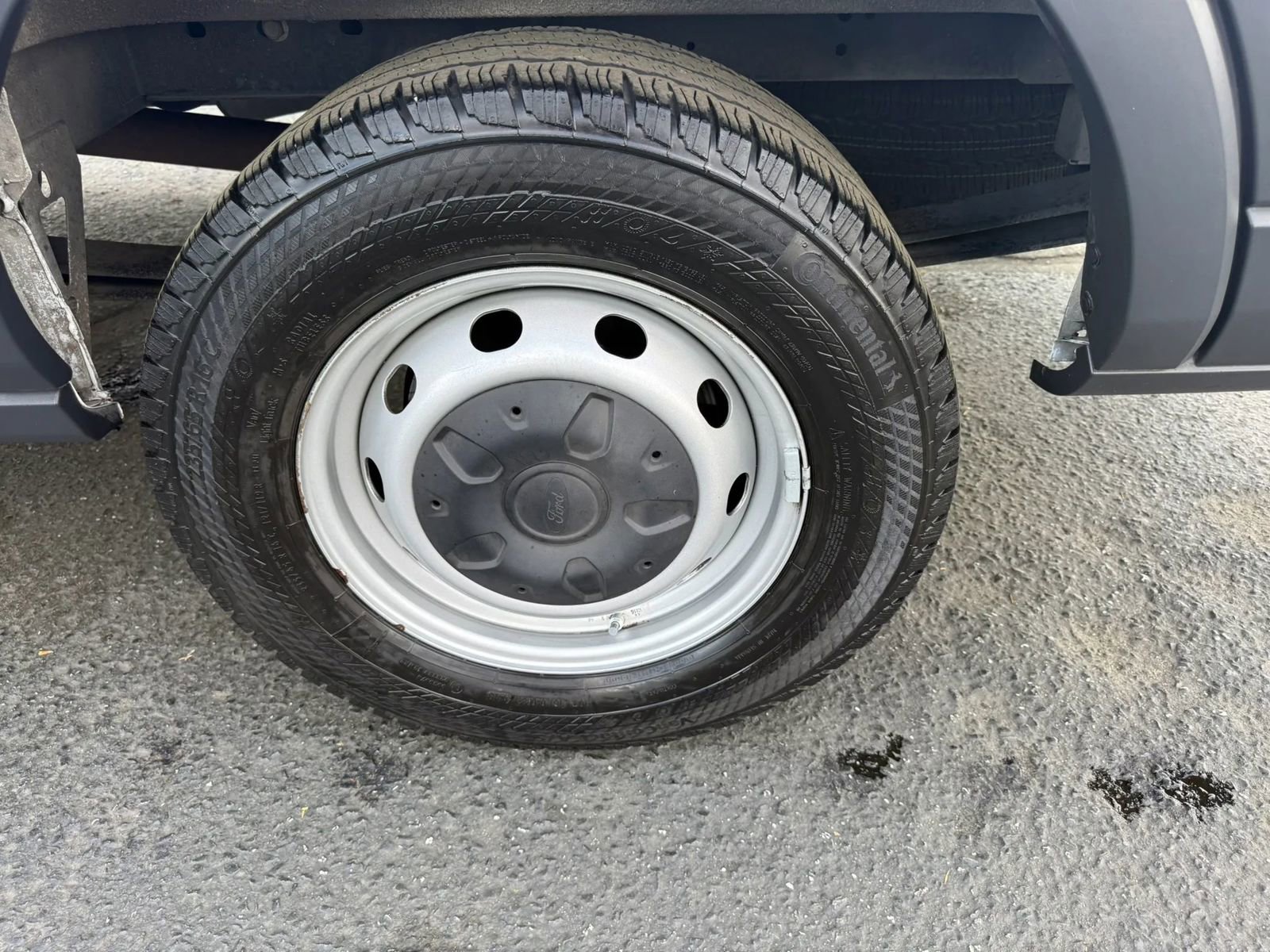 Used 2018 Ford Transit 250 148 Medium Roof RWD image 39