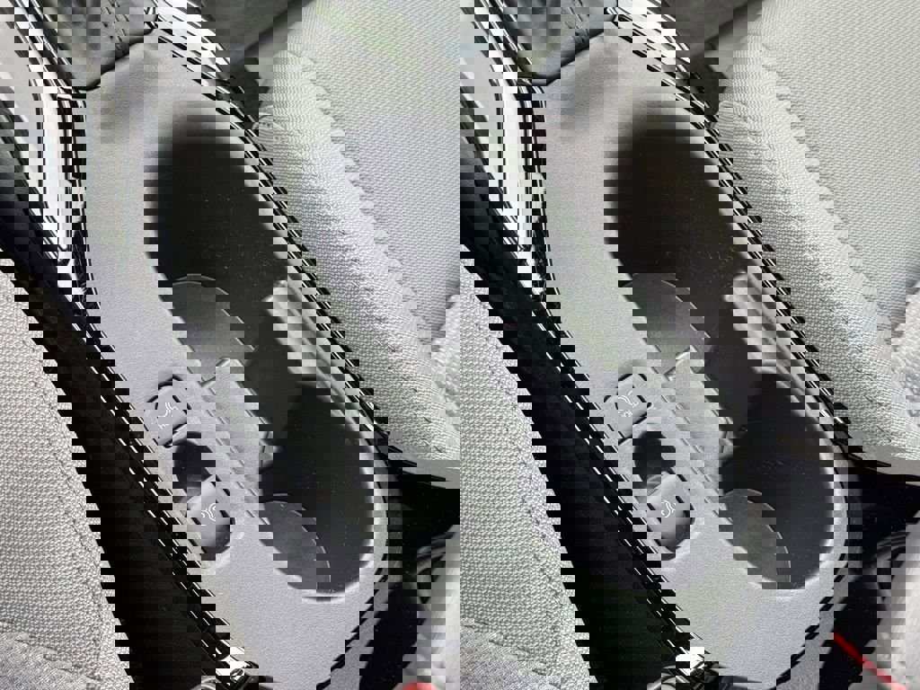 Used 2023 Toyota Corolla SE w/ SE Premium Package image 35