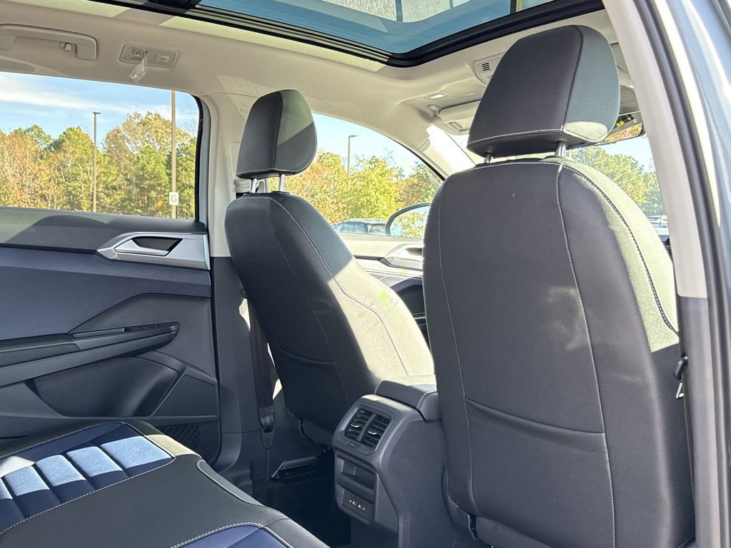 New 2026 Volkswagen Taos SEL image 18