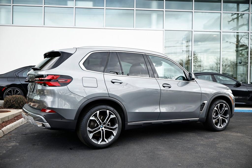 Certified 2025 BMW X5 sDrive40i w/ Premium Package image 7