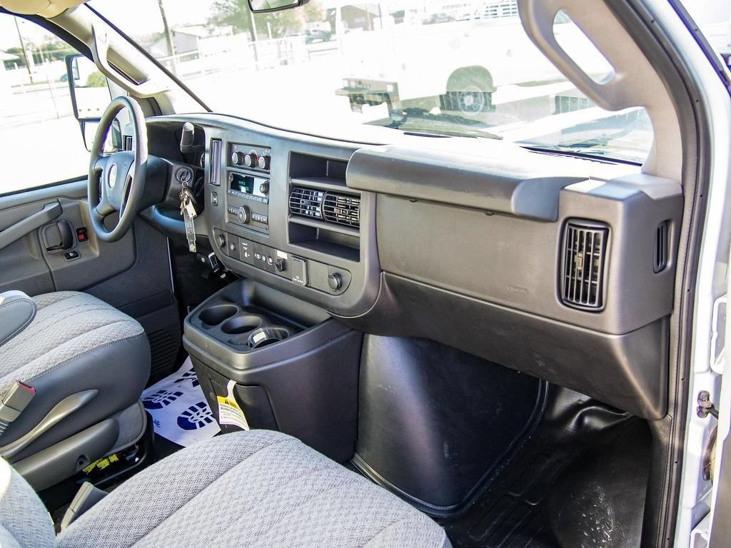 Used 2024 Chevrolet Express 3500 w/ Power Convenience Package RWD image 15